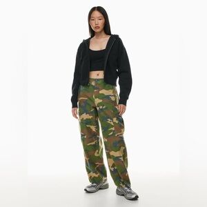 TNA Aritzia New Supply Cargo Pant Camo Mid Rise Straight Leg Size 0